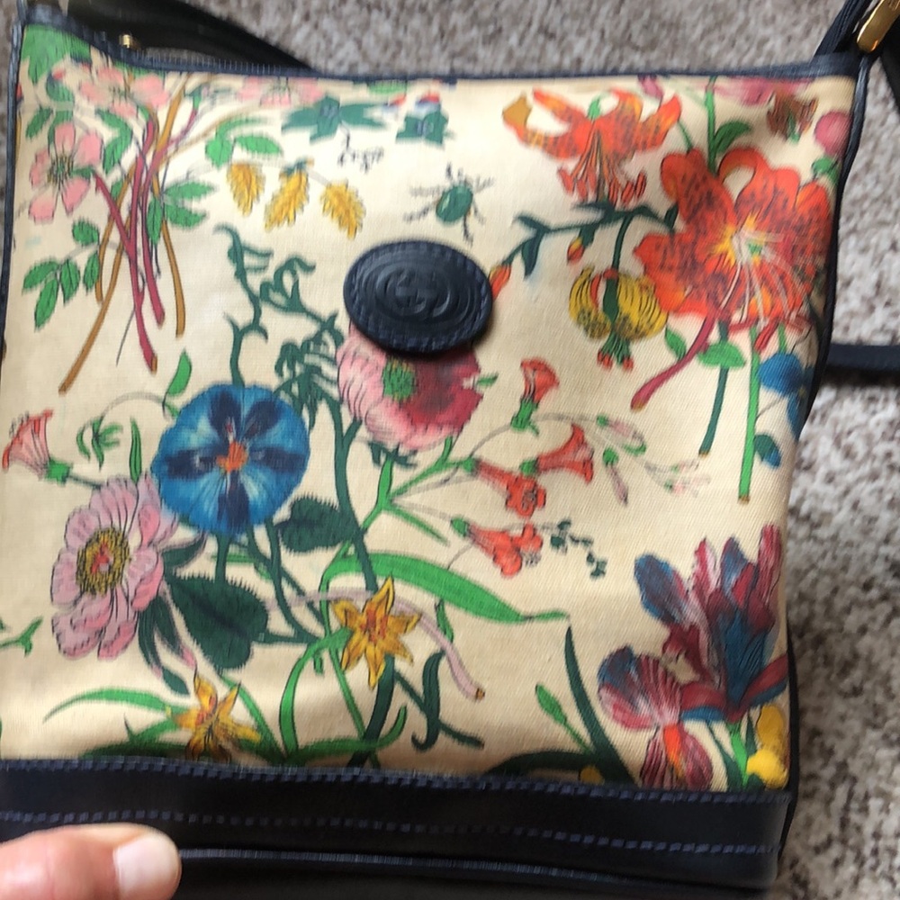 Gucci authentic vintage canvas with blue leather crossbody - Picture 2 of 15